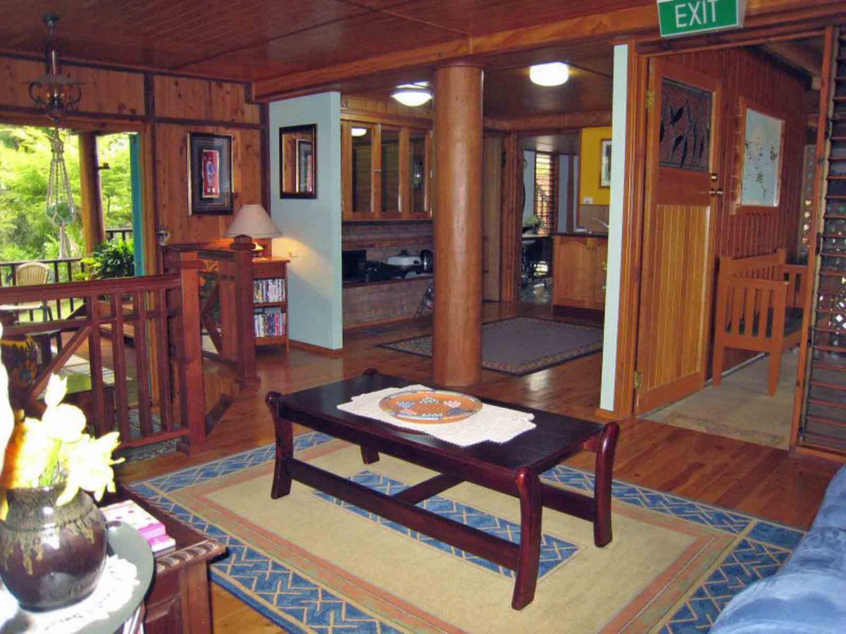 8 Vance Close, Yungaburra