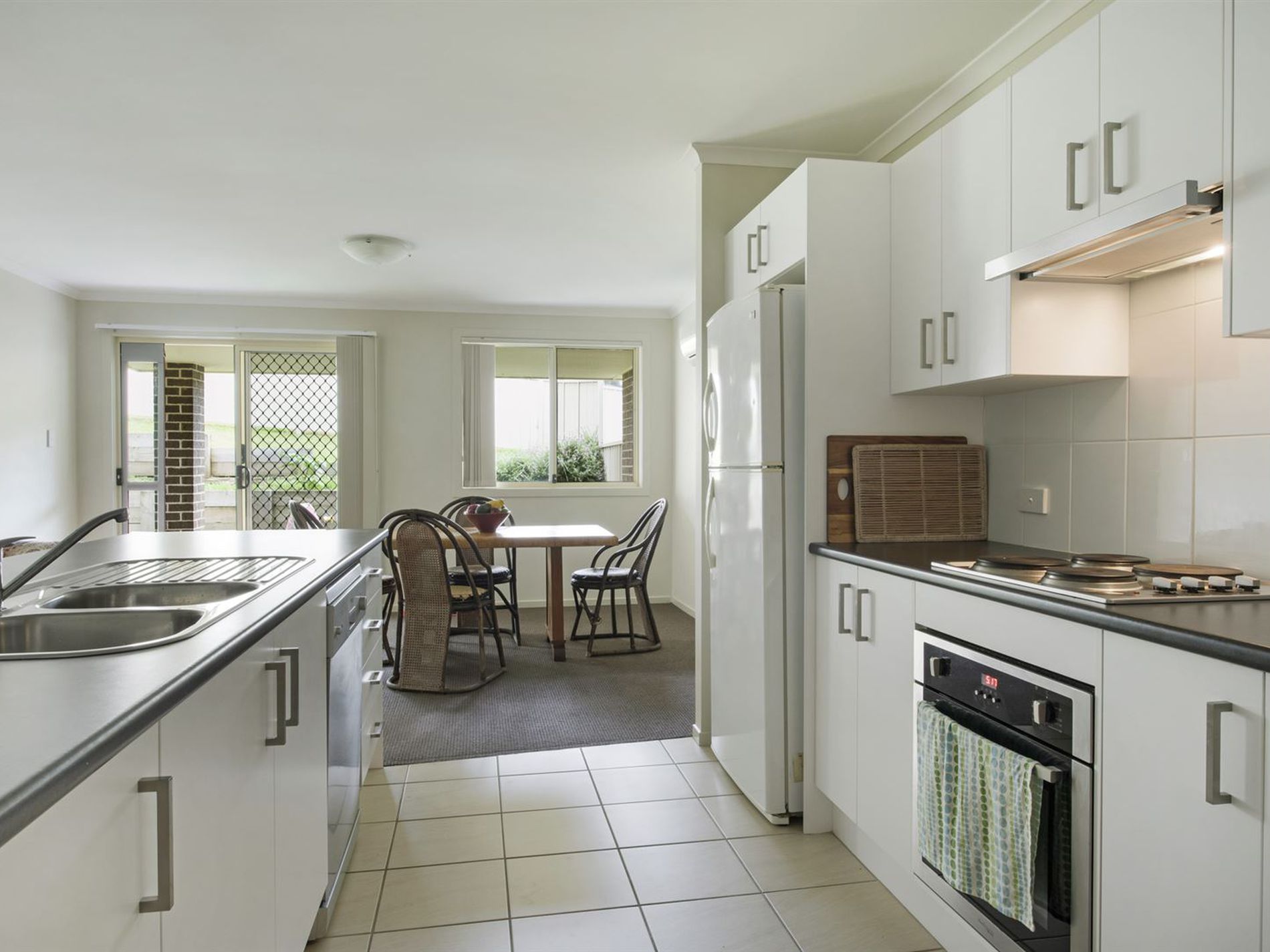 2 & 2a Huntingdale Drive, Mollymook