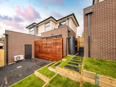 TH1 / 14 Langford Crescent, Donvale