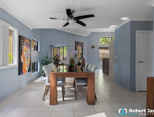 Tranquil Acreage Retreat in Sought-After Doonan image 7