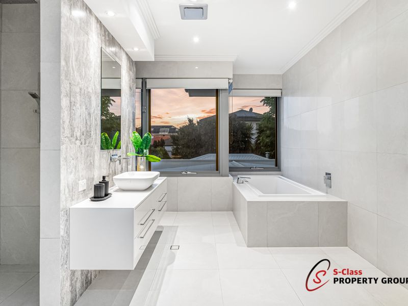 77 Hope Avenue, Salter Point