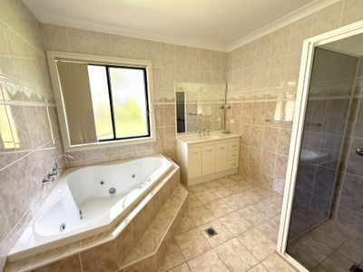 16 Dussin Street, Griffith