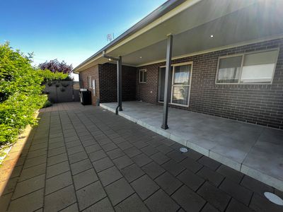2 / 12 Lilydale Terrace, Dubbo