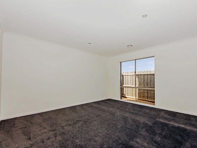 33 Morgan Crescent, Werribee