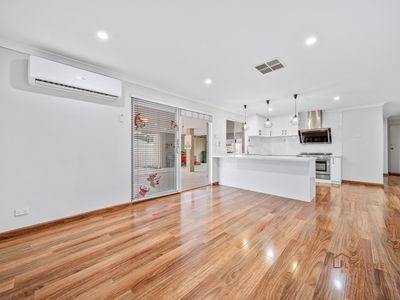 2 / 94 Hobbs Avenue, Como