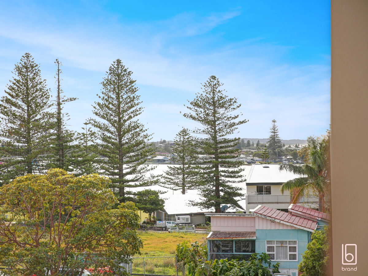 9 / 11-13 Ocean Parade, The Entrance