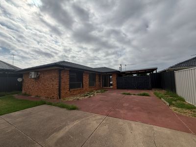 1 Greenshank Court, Werribee