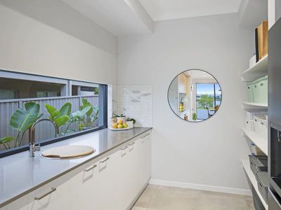 90 Bamboo Avenue, Benowa