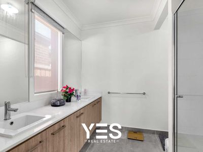 8 Ficus Way, Officer