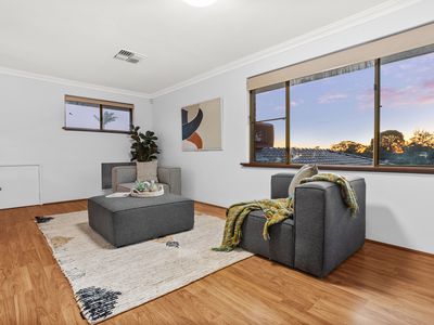 8 Heatherlea Parkway, Leeming
