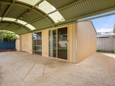 5 LISBON PLACE, Warnbro