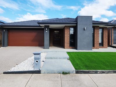 95 Holyoake Parade, Manor Lakes