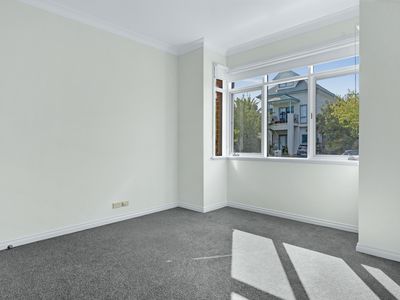 30 McGuire Crescent, Williamstown