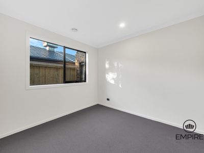18 Jessfield Terrace, Cranbourne East