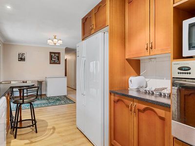 42 Autumn Road, Cradoc