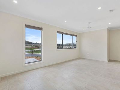2 / 8 Greenhill Street, Redbank Plains