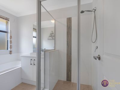 10 Alata Grove, Byford