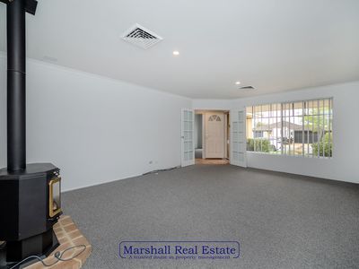 26 Tableland Way, Carramar