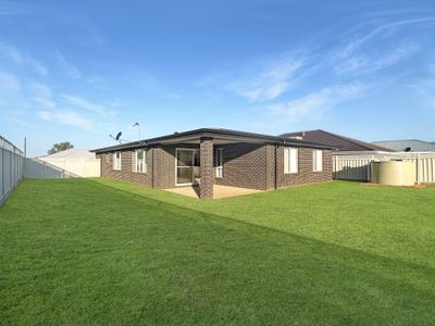 6 Apsley Crescent, Dubbo