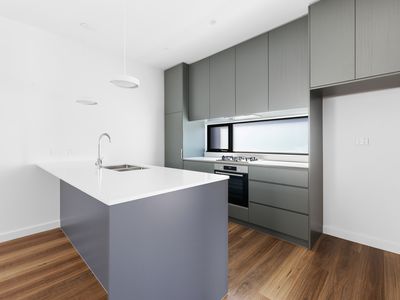 2 / 12 Irvine Crescent, Brunswick West