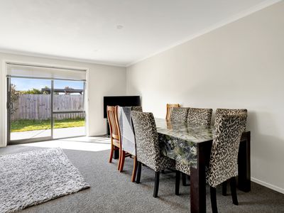 5B Bruce Ave, Glenview