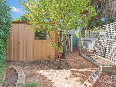 16 Fortrose Street, Glenelg East