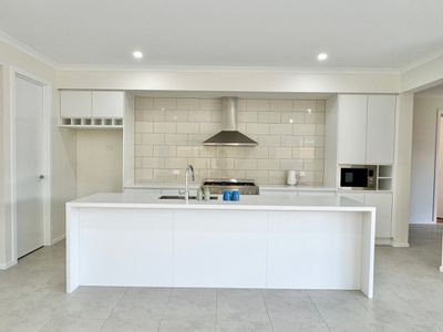14 Farmingdale Street, Manor Lakes