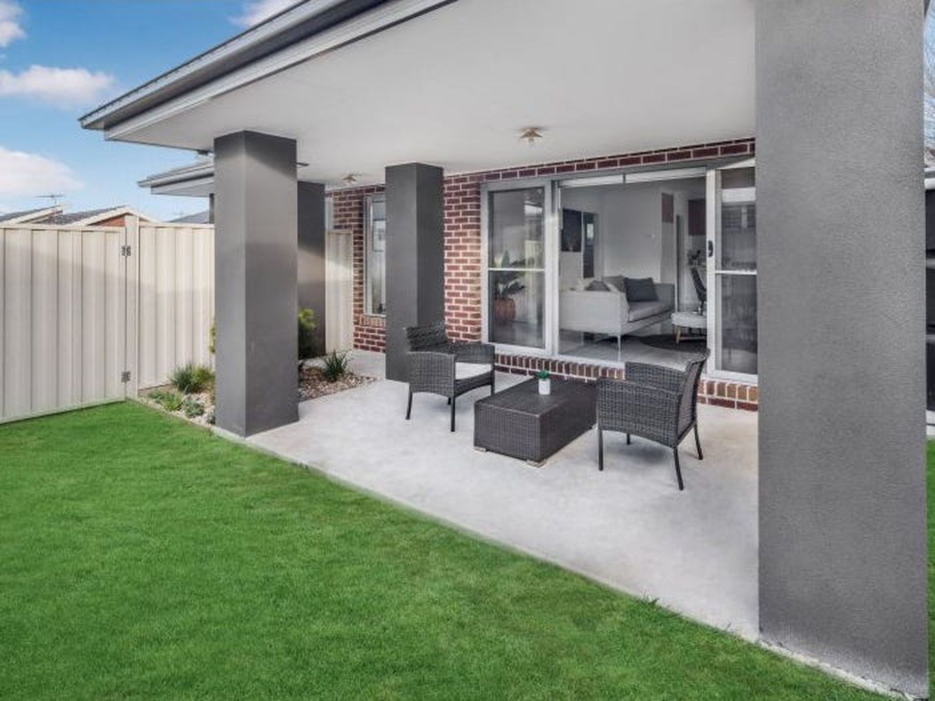 2 / 42 Glenfine Avenue, Hamlyn Heights