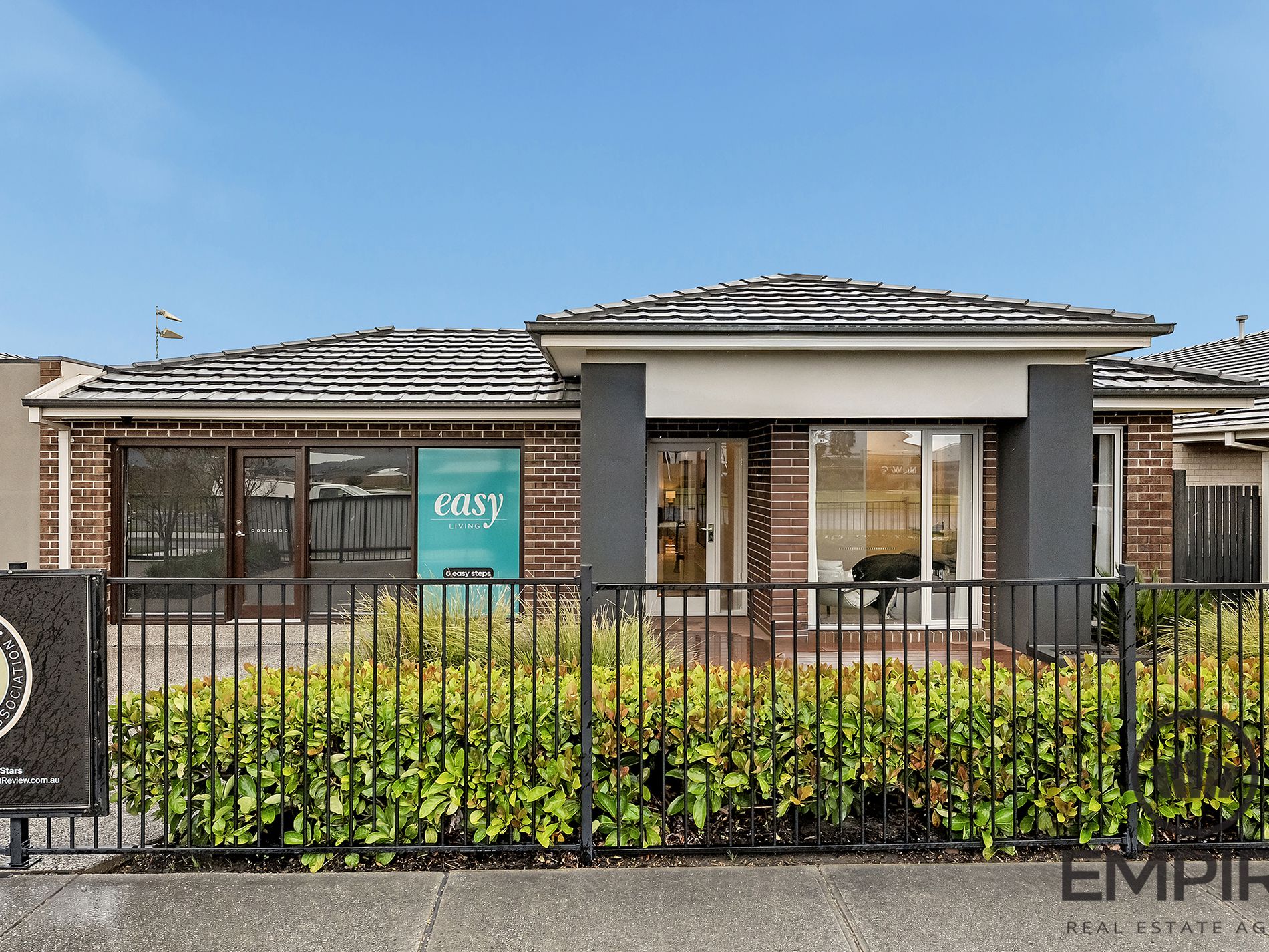 47 Centenary Boulevard, Officer South