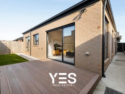 14 Chesney Rise, Officer