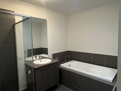 54 Grasmere Avenue, Mount Barker