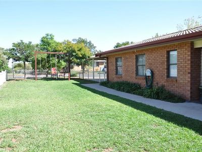 1 Honeysuckle Street, Forbes