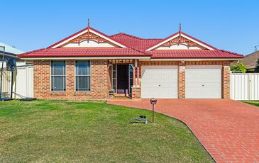 165 Blueridge Drive, Blue Haven