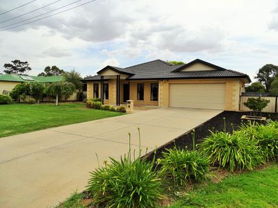 108 Cleeland Place, Kerang
