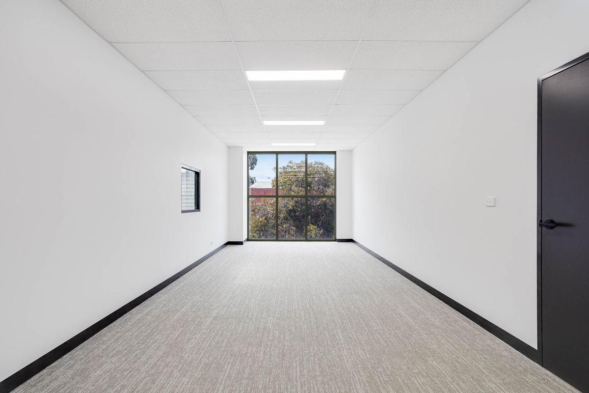8 & 17 / 144 Hall Street, Spotswood