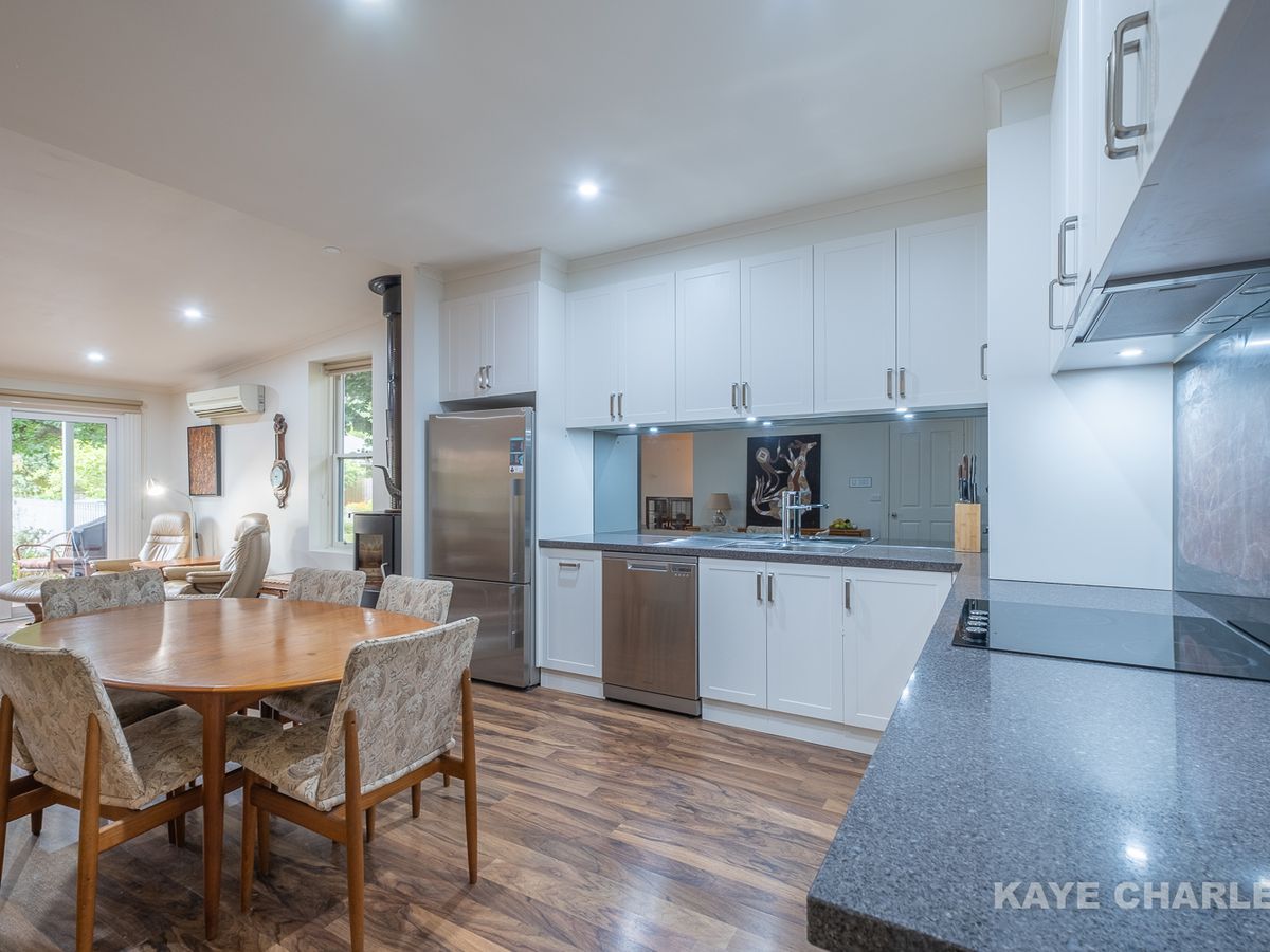 6 / 1719 Palmerston Street, Berwick Kaye Charles Real Estate