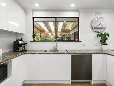 2 Regano Road, Flagstaff Hill