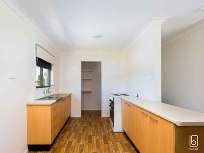 26 Campbell Parade, Mannering Park