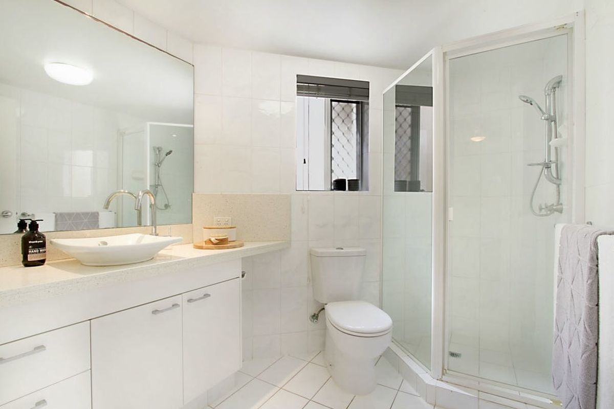 1 / 12 Tamborine Street, Mermaid Beach