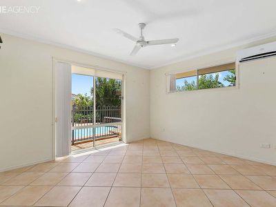 6 Banks Court, Torquay