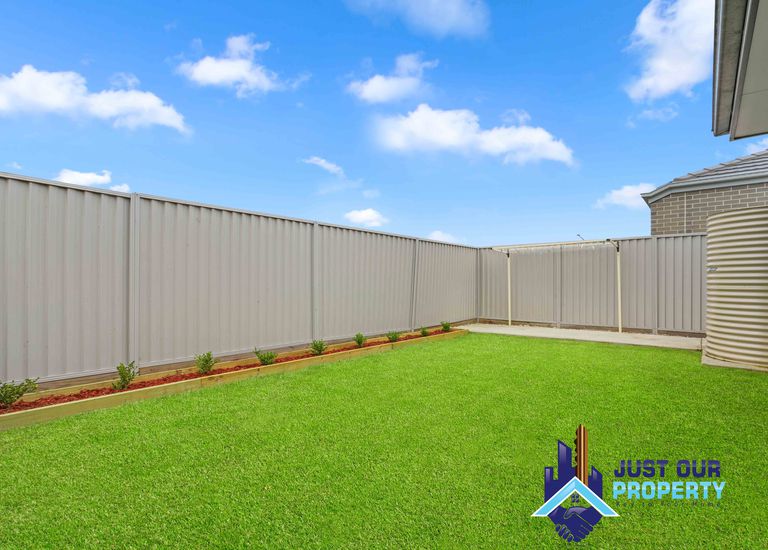 39 Cain Ave, Gregory Hills