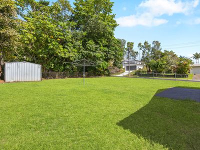 25 Hollywood Boulevard, White Rock