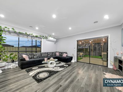 1 Treetop Close, Roxburgh Park