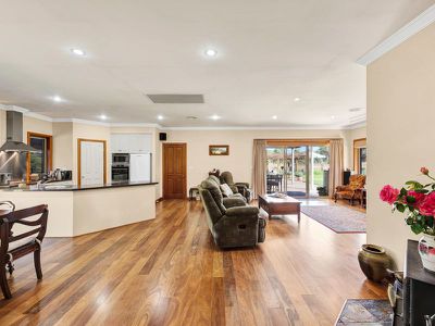 597 Table Top Road, Table Top