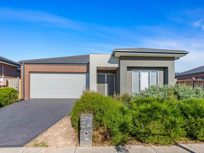 27 Peroomba Drive, Point Cook