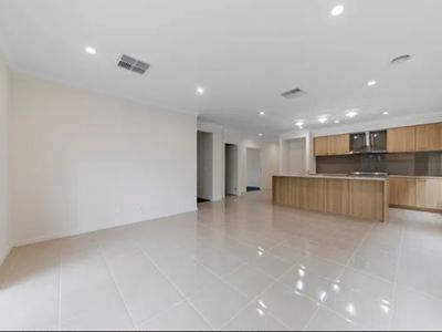 21 Mocha Gr, Clyde North