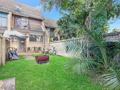 5 / 2 Blackbutt Way, Barrack Heights