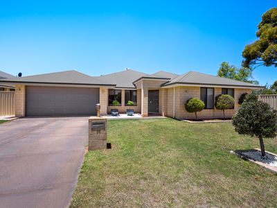 27 Riseberry Way, Somerville