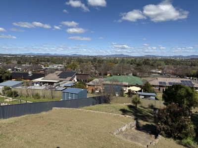 25 WOODBRY CRESCENT, Oxley Vale