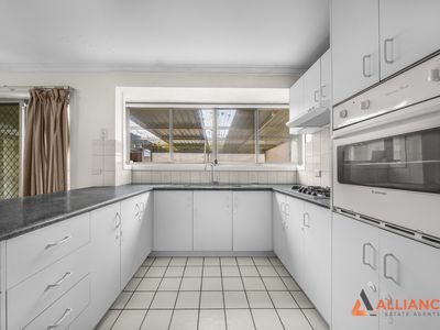 27 Plowman Court, Epping